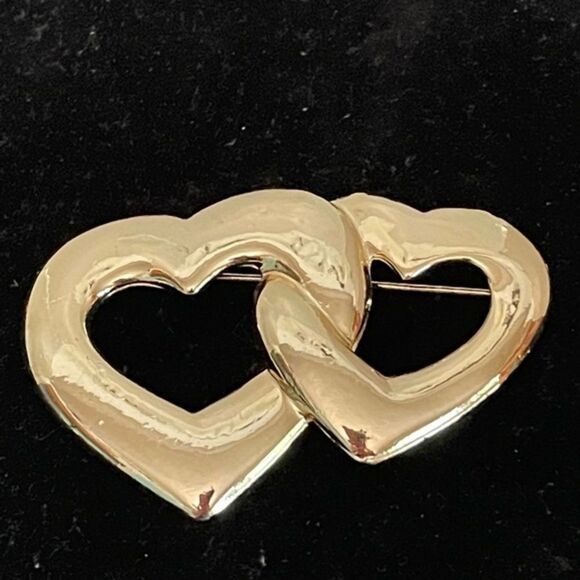 Vintage 2.75” gold tone large double intertwined heart brooch - Picture 1 of 7